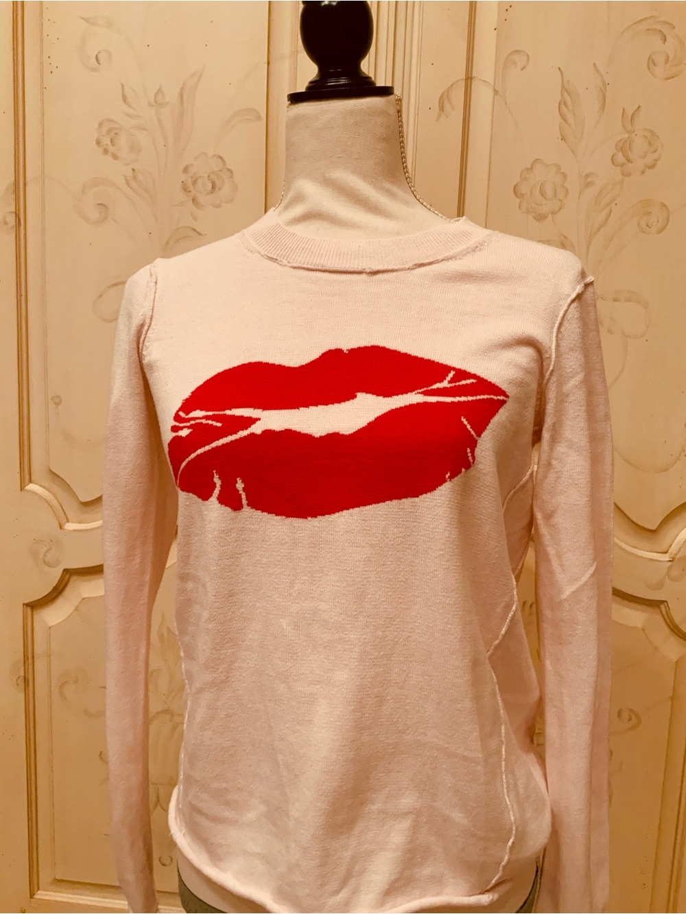 Lisa Todd Kiss and Tell Crewneck Cotton Sweater with Red Lip Graphic Size XS